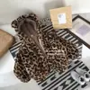 Ropa exterior para niños, nueva colección otoño/invierno 2026: tops engrosados para niñas, tops de invierno para bebés y suéteres con estampado de leopardo para niños