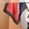 Pañuelo pequeño cuadrado de algodón y lino con estampado de espiga estilo "old money", pañuelo para la cabeza tipo terciopelo sedoso, chal protector solar para el cuello para mujer