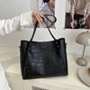 Bolsa de Gran Capacidad para Mujer 2025 Nueva Moda Trendy Verano Bolso Cruzado de Hombro Ancho Bolso de Mano Tote para Viajes