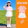 Conjunto de Falda Plisada de Verano para Niñas de 3 Piezas Color Caramelo Dopamina Camiseta de Algodón Puro Actividades de Jardín de Infancia y Escuela Primaria
