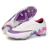 Zapatos de fútbol resistentes al desgaste transfronterizos para adolescentes, zapatos de fútbol transpirables con tacos largos y tacos para césped artificial, distribución al por mayor para competición y entrenamiento en campo de césped.