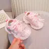 Zapatillas Deportivas para Correr de Niña con Lazo de Mariposa 2026 Otoño Nuevas Zapatillas Deportivas Transpirables de Princesa para Niños Suela Suave Casual Zapatos de Papá