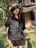 Camiseta Curta de Algodão Puro Preta Doce e Descolada com Laço e Letras para Mulheres, Novo Estilo de Verão Solta e Relaxada