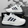 Zapatos de Hombre Otoño e Invierno Nuevo Estilo 2025 Versátiles Transpirables Zapatos Deportivos Zapatos Casuales para Hombre Suela Suave Moda Casual Running
