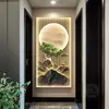 Nueva Pintura Decorativa de Entrada de Paisaje Chino Respaldo por Montaña Dorada Pintura de Pared de Entrada Pino de Bienvenida Pasillo con Luces Pintura Colgante