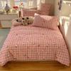 2025 Nuevo Estilo Universitario Lindo Algodón Juego de Cama de Cuatro Piezas Algodón Estampado Dormitorio de Estudiantes Juego de Cama de Tres Piezas con Bolsa