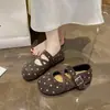 Zapatos Mary Jane nuevos de punta fina con lunares para otoño, con un diseño dulce y elegante de acabado simple similar al ante, colección 2026