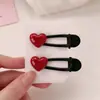 Um Par de Presilhas de Cabelo Vermelhas em Formato de Coração Retrô, Novas Presilhas para Franja, Elegantes Presilhas Bico de Pato para Cabelos Quebrados, Penteados de Alta Qualidade