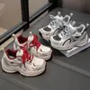 Zapatos deportivos nuevos de primavera para niños, zapatos tipo papá de malla transpirable, zapatos casuales con cordones para niñas, zapatos individuales modernos y a la moda