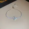 Pulsera Flor de Circonita Chapada en Oro Real Nicho Dulce Versátil Pulsera Temperamento Lujo Ligero Joyería de Gama Alta para Mujeres Al Por Mayor
