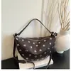 Bolsa de Ombro com Rebites Moda Coreana, Bolsa de Axila Personalizada Retrô Chifre, Novo Modelo 2026, Alto Valor Estético, Bolsa Transversal Simples