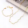 Colar Pulseira Geométrica Ondulada de Aço Inoxidável Europeu e Americano Luxo Acessível Joias de Alta Qualidade Colar Feminino de Aço Titânio Não Desbota