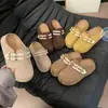 Mules Elegantes Versáteis Simples com Bico Fechado para Mulheres 2025 Outono e Inverno Novo Design de Nicho Chinelos Femininos com Bico Fechado