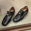 Sapatos Mocassins Plissados Estilo Old Money Retrô Feminino 2026 Nova Primavera Estilo Britânico Sapatos Pequenos de Couro Versátil para o Trabalho Salto Grosso Sapatos de Salto Único