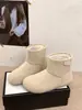 Botas de nieve retro para mujer, cuero suave, botas de invierno de algodón de suela plana 2026, botines con forro de felpa, engrosados, estilo papa pequeña, inspirados en el bosque