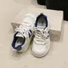 Tênis Esportivo Casual Versátil para Mulheres Estudantes, Novos Sapatos de Treino Alemães Outono 2026, Sapatos Brancos Estilo Hong Kong, Tendência Estilo Ins para Mulheres