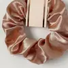 Gomas para el pelo lisas de color sólido estilo europeo y americano, accesorios para el pelo de tela de satén, venta al por mayor