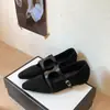 Sapatilhas minimalistas pontudas da moda para primavera e outono, versáteis para o trabalho, com um estilo retrô francês, novas sapatilhas de bico baixo 2026 para mulheres