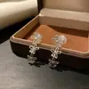 Pinzas para Orejas~Susurro de Hada Diseño de Flor Hueca de Plata, Estilo Minimalista de Moda, Pendientes No Perforados Únicos y Elegantes