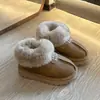 Botas de nieve de invierno para niñas, estilo nuevo, 2025, forradas de felpa, engrosadas, cálidas, antideslizantes, zapatos de algodón de suela blanda.