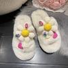 Pantuflas mullidas de suela gruesa para mujer, atuendos de moda, celebridades de Internet de moda, lindas flores, pantuflas de algodón antideslizantes para interiores y hogares.