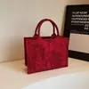 Nova Bolsa de Mão Bordada Estilo Chinês para Mulheres 2026 Novo Modelo Vermelha Bolsa Tote de Grande Capacidade Presente de Casamento Bolsa de Noiva