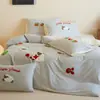 Juego de Cuatro Piezas Bordado de Dibujos Animados Clase A 100% Algodón Cepillado Funda Nórdica de Algodón Puro Sábana Bajera Ropa de Cama para Niños