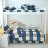 Juegos de ropa de cama para dormitorios estudiantiles al por mayor del fabricante: juego de tres piezas, juego de seis piezas, incluyendo edredones, protectores de colchón, sábanas y fundas de edredón