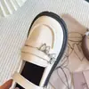 Nuevos Zapatos Mary Jane de Cuero para Niña Otoño 2026 con Hebilla de Corazón de Pedrería, Zapatos de Princesa de Suela Gruesa para Niños