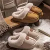2025 Nuevas Pantuflas de Algodón para Mujer Otoño e Invierno Hogar Antideslizantes Suela Gruesa Uso Exterior Cálidas Esponjosas Felpa Pantuflas con Forma de Caca