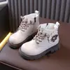 Dr. Infantil. Botas Martens 2026 Outono/Inverno Novo Estilo Moda Bebê Estilosas Botas Curtas Estilo Britânico Casual Botas de Couro para Meninas Atacado