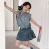 Roupas de Verão Estilo Coreano para Meninas 2026 Nova Camisa Xadrez sem Mangas Saia Jeans Saia Curta Moda Saia T-shirt para Crianças Maiores