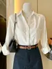 Camisa de Algodón y Lino Verde Mambo Suave Francesa con Cuello en V para Mujer, Verano Delgado Estilo Holgado Elegante Estilo Old Money Camisa Protector Solar