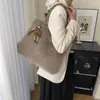 Novas Bolsas de Pelúcia de Alto Padrão para Outono e Inverno para Mulheres, Bolsas Tote de Ombro com Aparência Sofisticada, Bolsas de Pelúcia, Bolsas da Moda e Estilosas