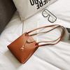 Nova Bolsa Pequena Verão Casual Pingente de Veado Bolsa Transversal de Ombro Único Bolsa Balde Pu Cor Pura Bolsa Simples de Moedas Bolsa Feminina