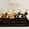 Chaveiro Pingente Escultura em Madeira Maciça "Fique Rico Instantaneamente" Cavalo de Balanço Pingente de Carro Cavalo do Zodíaco Pingente de Bolsa para Casal
