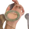 Pulsera Auténtica Imitación Jade Tianshan de 10 mm con Diseño de Mitad Montaña Mitad Agua, Elegante para Mujer, Nuevo Estilo Chino, Pulsera Redonda Estilo Antiguo Tipo Hielo con Flores Flotantes