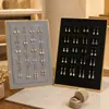 Soporte de exhibición de terciopelo negro y dorado para aretes y collares con múltiples ranuras, tablero de exhibición de almacenamiento de joyas, soporte de exhibición para mostrador de joyería