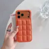Funda de teléfono iPhone 17 con patrón de lichi de lujo y airbag, media cubierta 17pro carcasa rígida de refrigeración 16promax