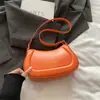 Bolsa de Couro de Nicho Estilo Francês para Mulheres, Nova Bolsa Transversal de Ombro Tendência Primavera 2026, Bolsa Sela Retrô Stylish Ins