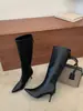 Botas Curtas de Bico Fino Femininas Outono Inverno Nova Chegada Off-White Francesas Exquisitas Salto Alto Emagrecedoras Botas Salto Fino Emagrecedoras