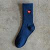 Nuevos Calcetines de Media Caña Bordados con Corazón para Hombre Otoño e Invierno Estilo Coreano Modernos Hip-Hop Transpirables de Algodón Calcetines para Hombre Transfronterizos Negros y Blancos