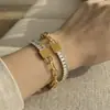 Mistério e Elegância: Pulseira Exquisita com Pingente de Cadeado em Aço Inoxidável com Zircônia 5A, Banho de Ouro PVD, Não Desbota, Joia de Mão Simples e Versátil