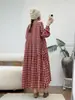 Novo Cardigan Artístico de Xadrez Outonal de Botão Único Vestido de Manga Longa Solto Tamanho Plus Cintura Marcada com Cinto Saia Longa
