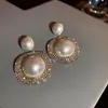 Brincos de Pérola e Strass de Alta Qualidade Estilo Primavera Novo, Brincos Versáteis Estilo Retrô Europeu e Americano, Brincos de Metal Atacado