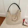 Bolsa Tote de Pelúcia Feminina 2026 Nova Sensação de Alto Padrão Bolsa Peluda Grande Capacidade Bolsa de Ombro Único para Deslocamento Manual de Mão sob o Braço