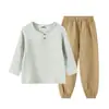 Conjunto de verão para bebês: algodão plissado, respirável, camiseta de manga comprida color-blocking e calça jogger conjunto de duas peças para meninos e meninas, fresco e à prova de mosquitos