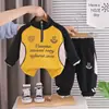 Conjunto de Roupa Masculina Primavera e Outono 2026 Novo Estiloso Roupas de Bebê Lindo Conjunto de Duas Peças com Meio Zíper Atacado