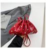 Bolsa Balde Coreana Ins com Cordão 2025 Nova Tendência Simples Moda Bolsa de Ombro Estilo Rebite Personalizado Bolsa Transversal