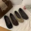Zapatos de Estilo Coreano Nuevos de Boca Baja con Punta Dividida para Mujer Mocasines Otoño Slip-on Suela Suave Zapatos Planos de Lunares Versátiles de Moda